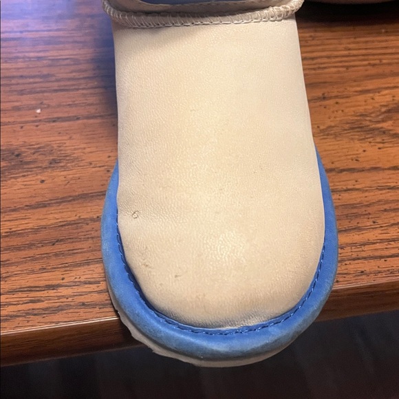 Kids used uggs - Picture 3 of 4